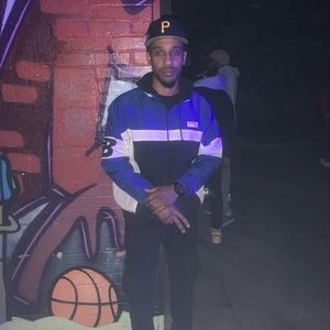 Meet your Posher, Dominic